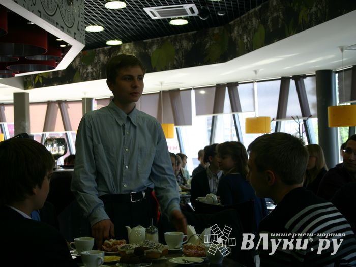 Великолукские школьники посетили "Литературное кафе"