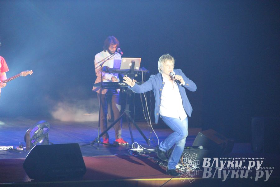 ДК ЛК Великие Луки: Две звезды в одном концерте (фото)