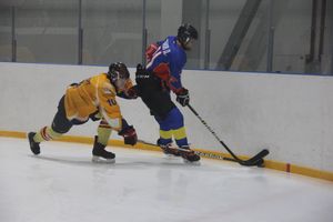 Два зоккейных матча прошли в Великих Луках в рамках Чемпионата города (ФОТО)