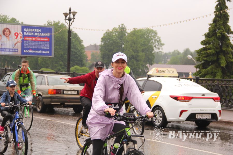 Зигзаг здоровья выполнили великолукские велосипедисты (ФОТО)