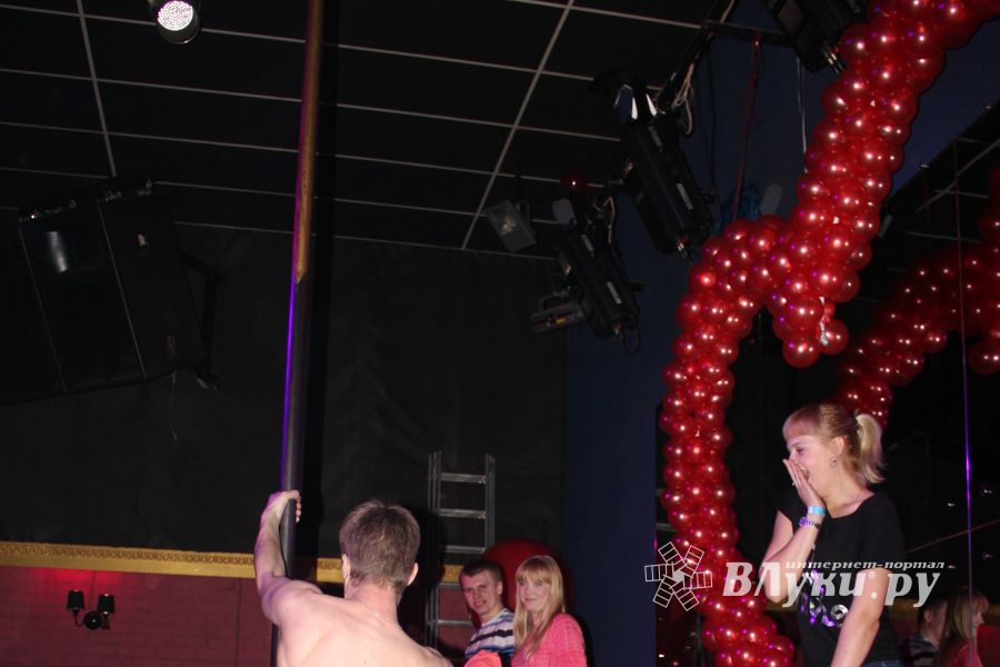 14 февраля в клубе «Хотэй» состоялось ежегодное шоу для влюбленных «Love Story»