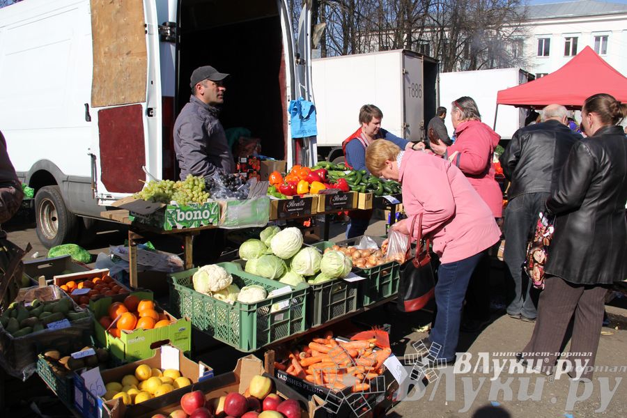 Традиционная весенняя ярмарка прошла в Великих Луках