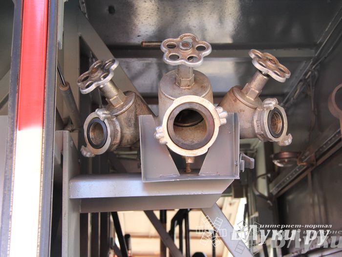 В центре Великих Лук спасатели продемонстрировали свою технику (ФОТО)