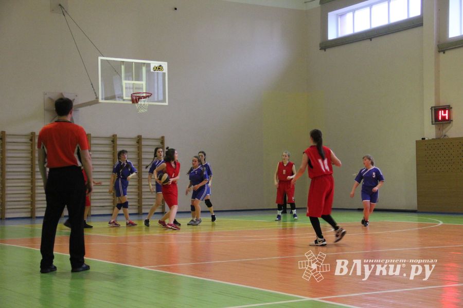 В Великих Луках финальные соревнования по баскетболу 11-й областной Спартакиады учащихся (ФОТО) (0+)