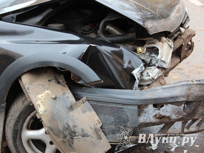 ДТП на проспекте Ленина в Великих Луках (ФОТО)