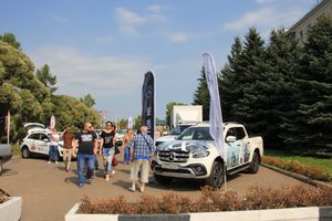 ​В Великих Луках в День Города прошла «Автовыставка 2018 - ЛЕТО» (ФОТО)