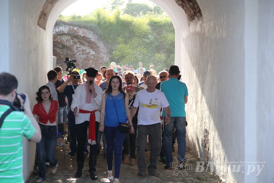 В Великих Луках открылась Международная юбилейная встреча воздухоплавателей (фото)