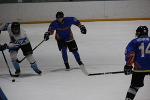 Хоккейная встреча «ЛукиСпорт» — «Барсы» состоялась в «Айсберге» (ФОТО)