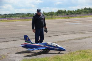 В Великих Луках проходит 7-й Фестиваль авиамодельного спорта (ФОТО)