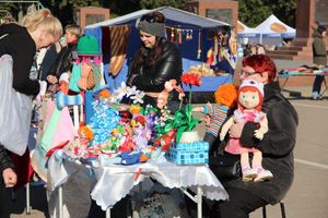 В Великих Луках прошла универсальная осенняя ярмарка (ФОТО)