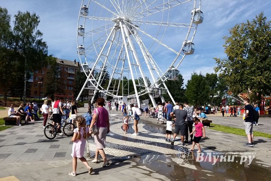 Призыв руководства парка культуры и отдыха великолучане не услышали (ФОТО)