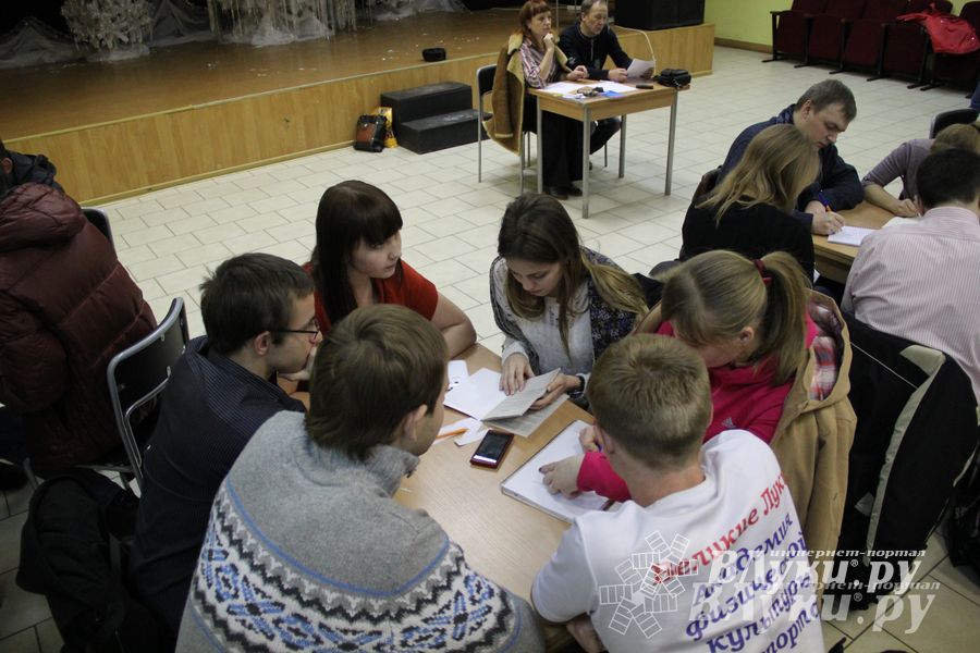 Четвертый тур игр «Что? Где? Когда?» состоялся вчера в ДК ЛК (фото)