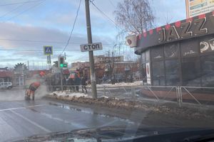 Вниманию великолучан-автомобилистов – проводится ямочный ремонт (ФОТО)