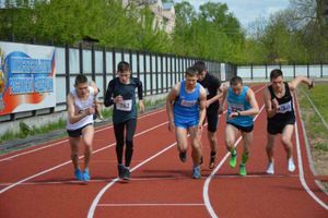 В Великих Луках на легкоатлетических соревнованиях одними из победителей стали полицейские (ФОТО)