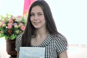 Лучших выпускников Великих Лук наградили «Золотыми парусами» (ФОТО)