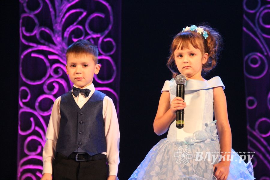 Юные артисты ГДК им. Ленина поздравили мам с праздником (ФОТО)