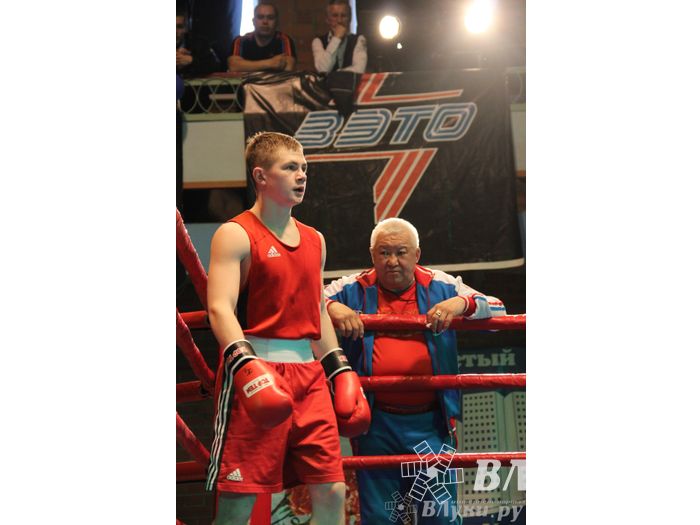 В Великих Луках состоялась матчевая встреча по боксу