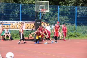 В Великих Луках прошли спортивные мероприятия, приуроченные ко Дню физкультурника (ФОТО)