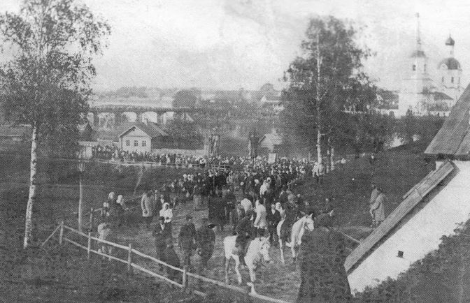 Крестный ход в Воскресенский собор в праздник Рождества Пресвятой Богородицы