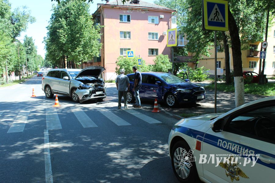В Великих Луках в ДТП пострадала женщина (ФОТО)