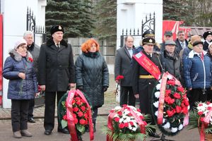 Родственники погибших солдат приняли участие в возложении цветов в Великих Луках