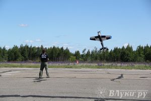 В Великих Луках прошел Фестиваль авиамодельного спорта (фото)