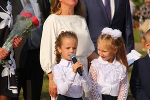 1 сентября в школах Великих Лук прошли Торжественные линейки (ФОТО)