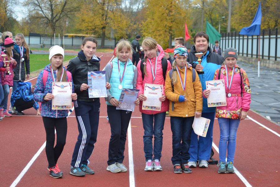 В Великих Луках прошли областные соревнования по легкой атлетике «Шиповка юных» (ФОТО)
