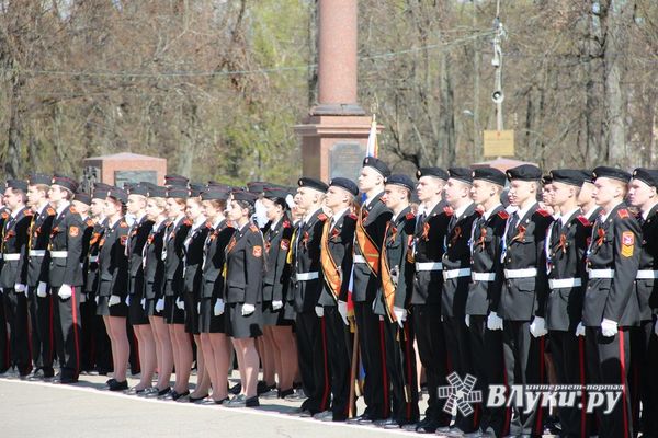 Госдума утвердила многомиллионные штрафы за осквернение георгиевской ленты