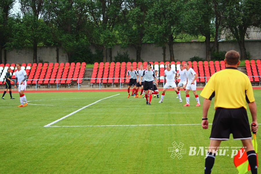 "Экспресс" (Великие Луки) - "Купол-ВДВ" (Псков)