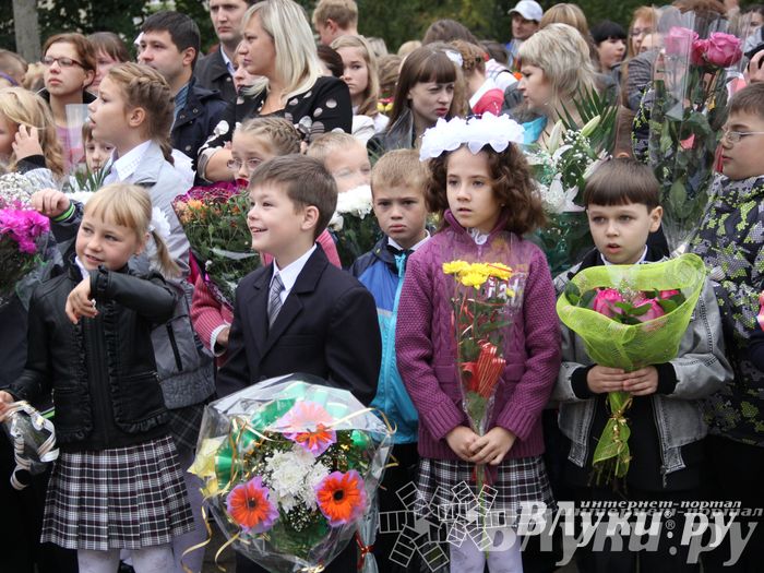 Школы города отметили 1 сентября (фото)