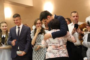 В Великих Луках прошли «Последние звонки» (ФОТО)