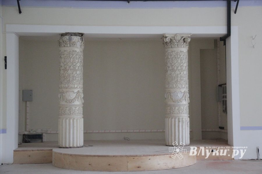 Андрей Турчак в Драмтеатре  Великих Лук: Не превращать малый зал в банкетный! (ФОТО)