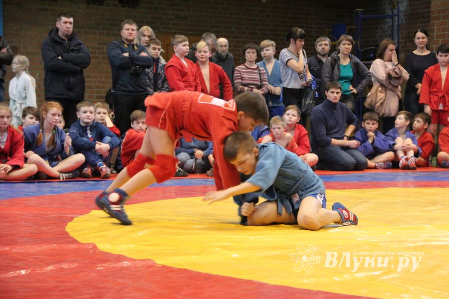 В Великих Луках прошли соревнования, посвященные памяти героев 6-й роты (ФОТО)