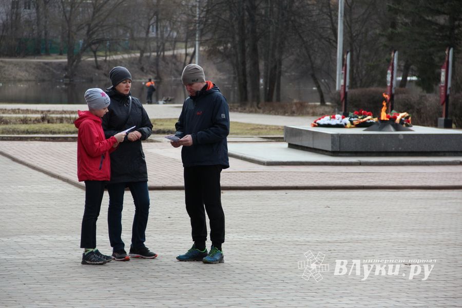 Великолучане присоединились к Всероссийской акции по ходьбе (ФОТО)