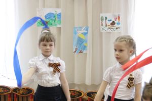 Юные великолучане отметили День победы (ФОТО)