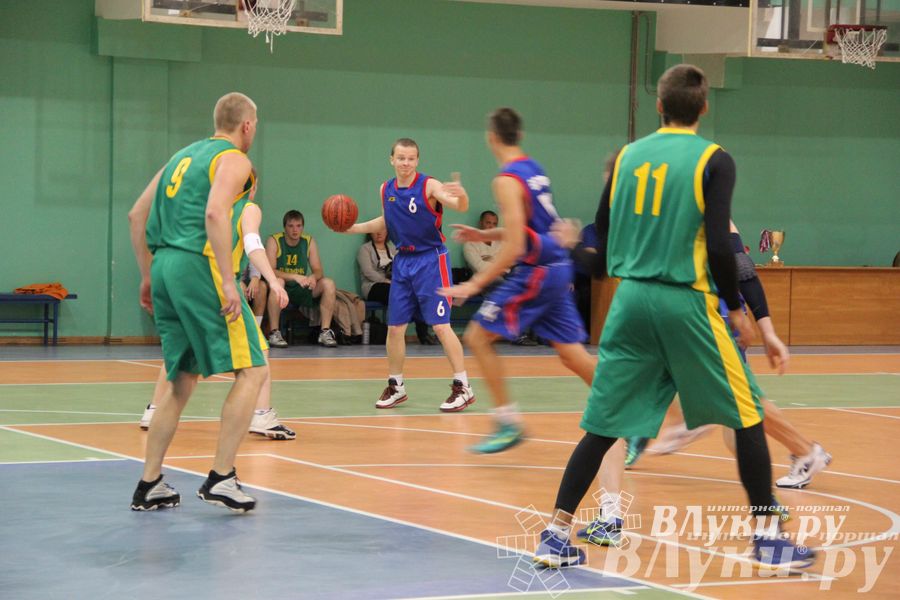 Команда «Экспресс» стала обладательницей Кубка г. Великие Луки по баскетболу