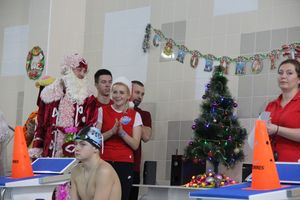 Соревнования по плаванию на призы Деда Мороза прошли в Великих Луках (ФОТО)