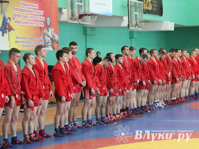 В Великих Луках - время жарких схваток