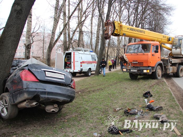 Молодого мужчину с места ДТП на пр-те Гагарина увезла скорая (ФОТО, ВИДЕО)