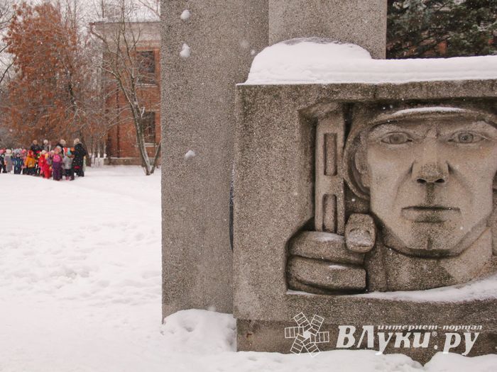 ​Юные великолучане отдали дань памяти героям-железнодорожникам (ФОТО)