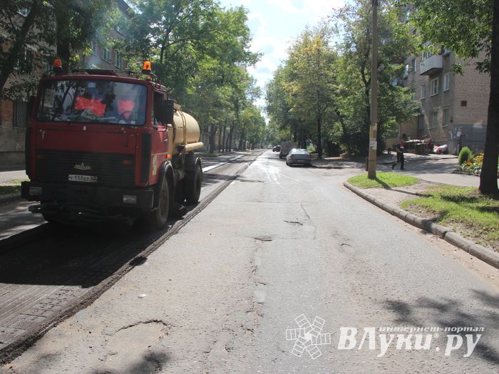 На ул. Ставского идёт ремонт дороги (ФОТО)