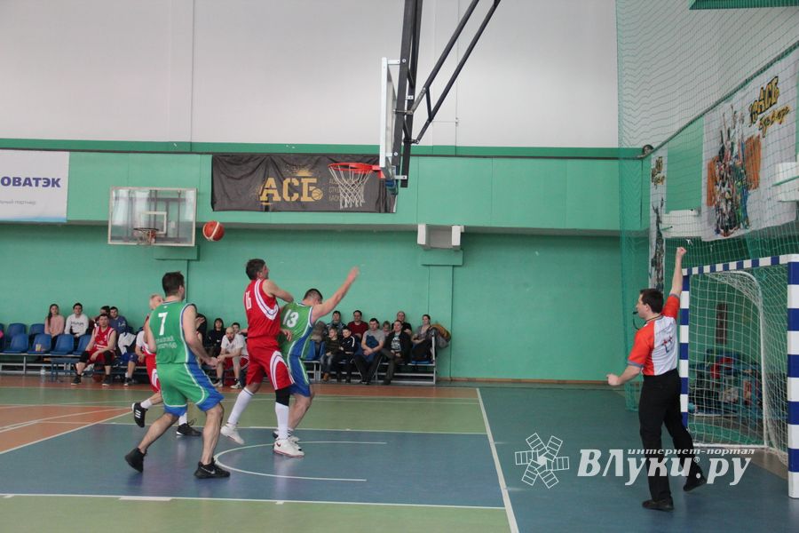 Великолучане стали победителями межрегионального турнира ветеранов баскетбола (ФОТО)