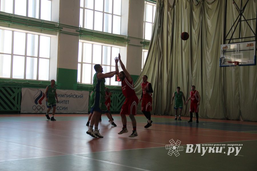Великолучане одержали победу на межрегиональном турнире ветеранов баскетбола (ФОТО)