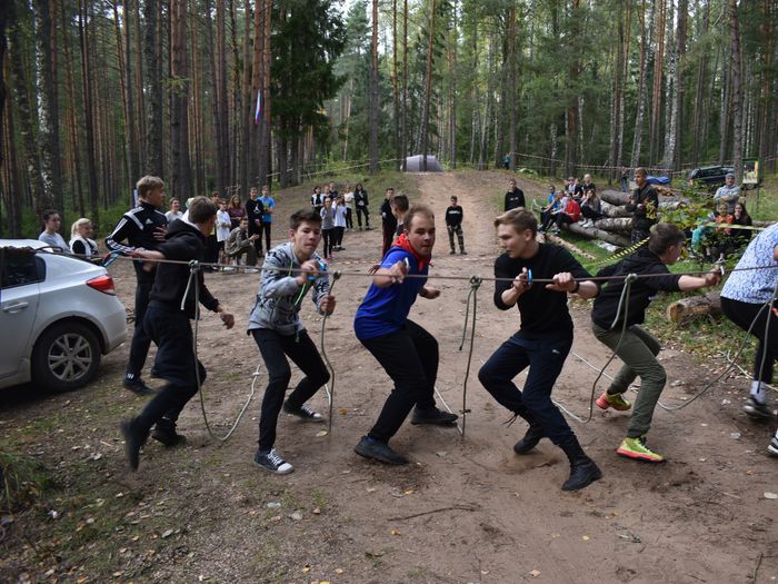 Великолукские школьники приняли участие в туристском слёте «Дорогу осилит идущий» (ФОТО)