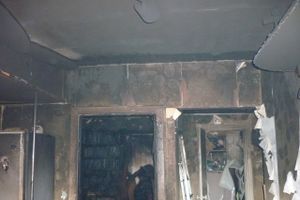 В Великих Луках сгорела квартира из-за неосторожного обращения с огнем (фото)