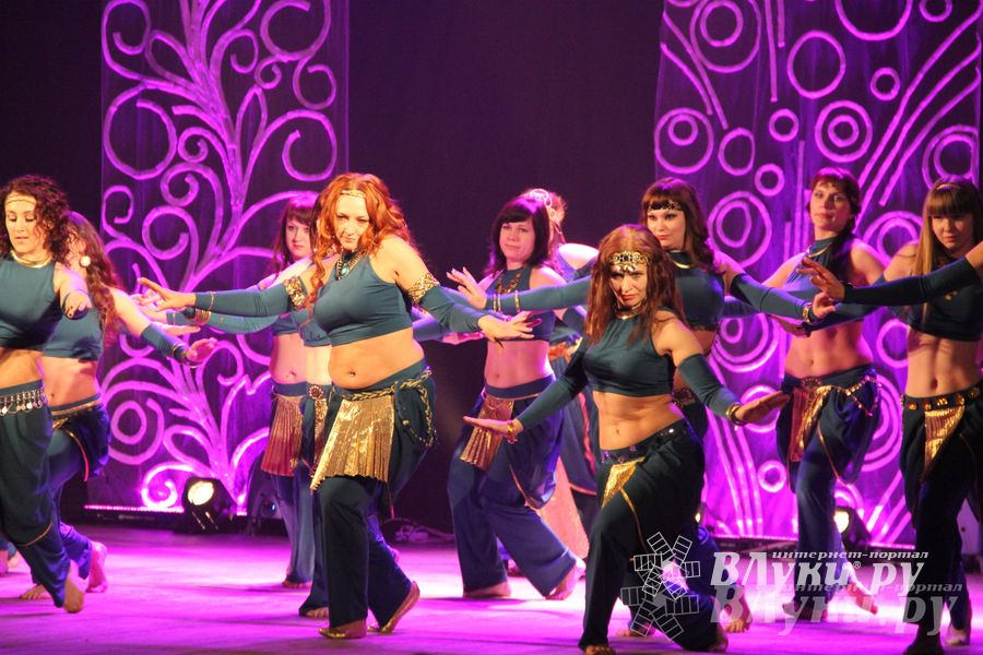  В ДК им. Ленина состоялся отчетный концерт студии восточного танца «Восточные сладости» (фото)