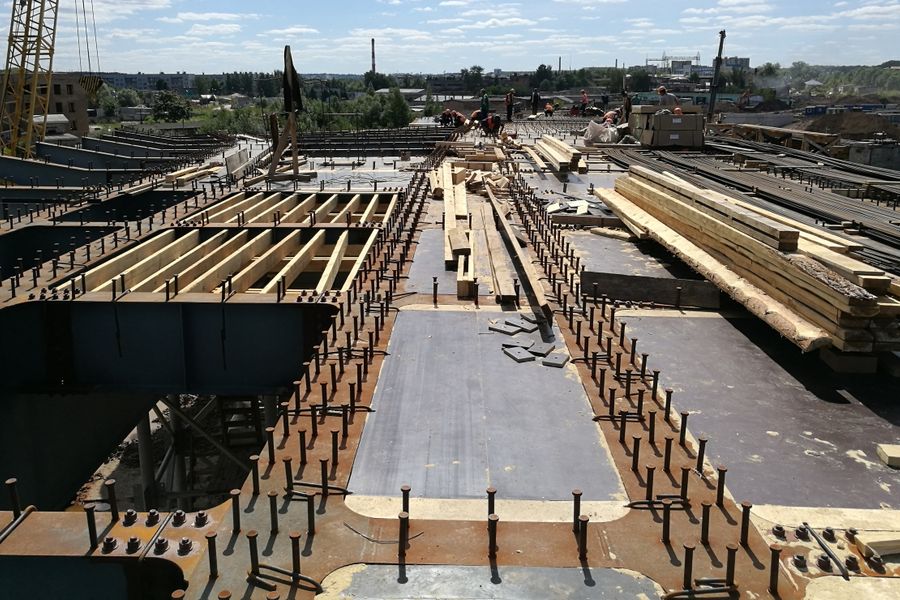 Строители приступили к усилению проезжей части путепровода Великих Лук (ФОТО)