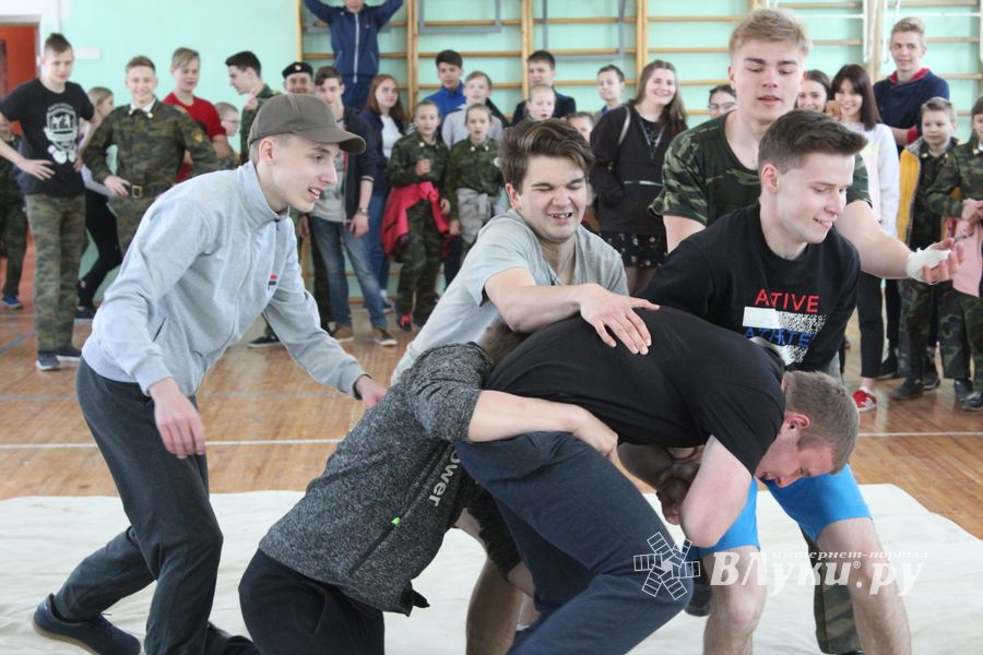 В Великих Луках спасали «заложников» (ФОТО)