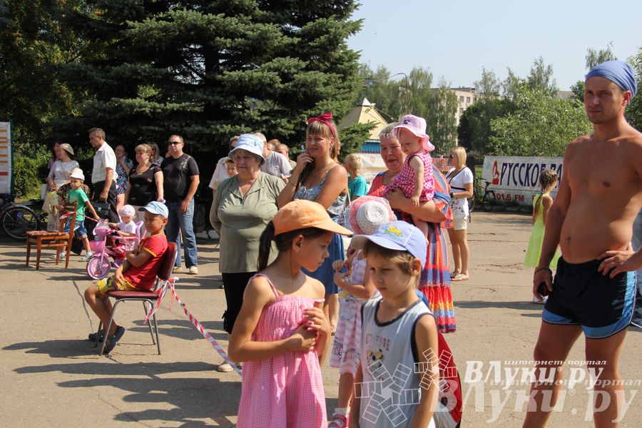 В Великих Луках отметили День физкультурника